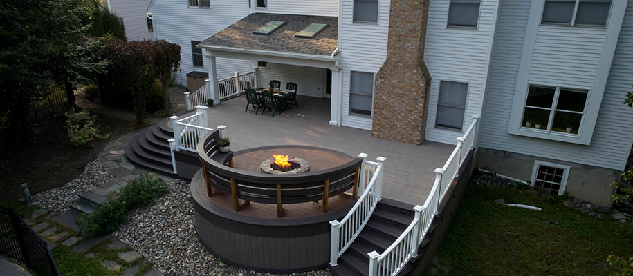 House and deck color combinations for white homes