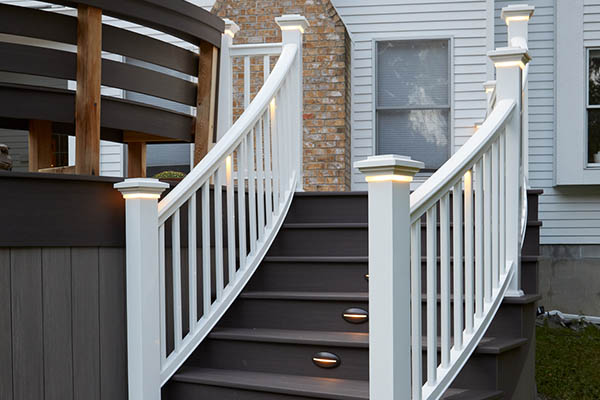 Creating a traditional DIY deck railing